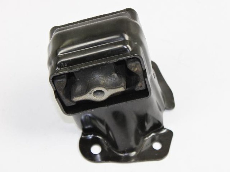 BRACKET ENGINE MOUNT