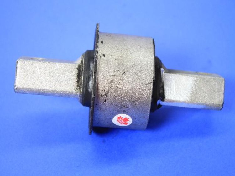 ISOLATOR AXLE MOUNTING