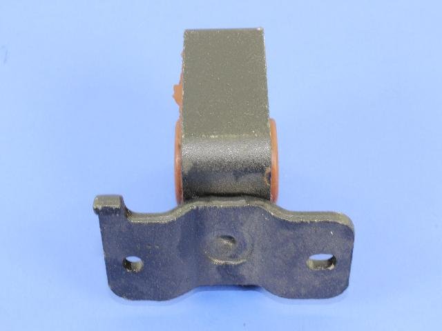 ISOLATOR EXHAUST SUPPORT
