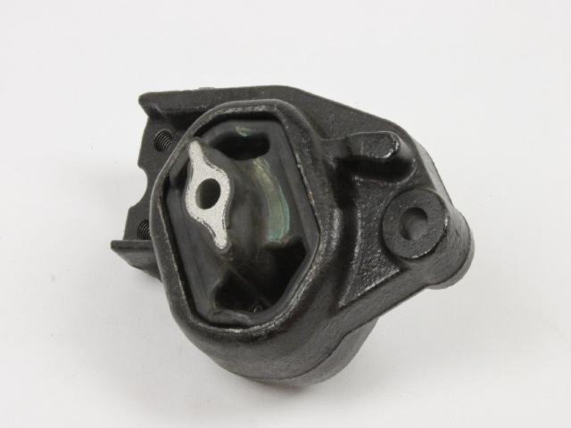 INSULATOR ENGINE MOUNT