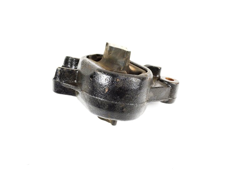 INSULATOR ENGINE MOUNT