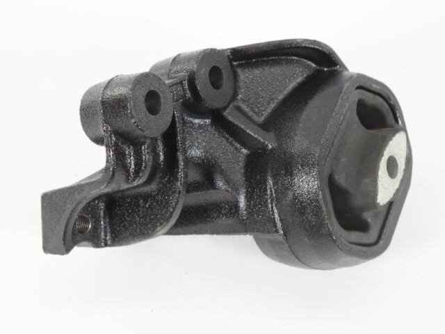 INSULATOR ENGINE MOUNT