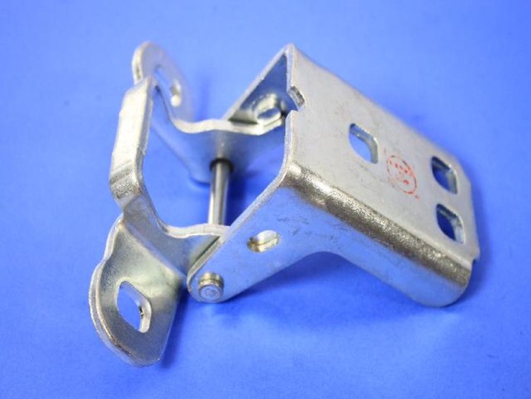 HINGE DOOR