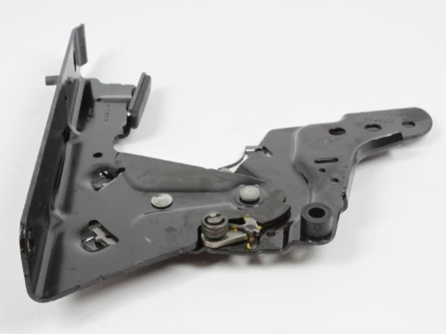 LATCH SEAT BACK