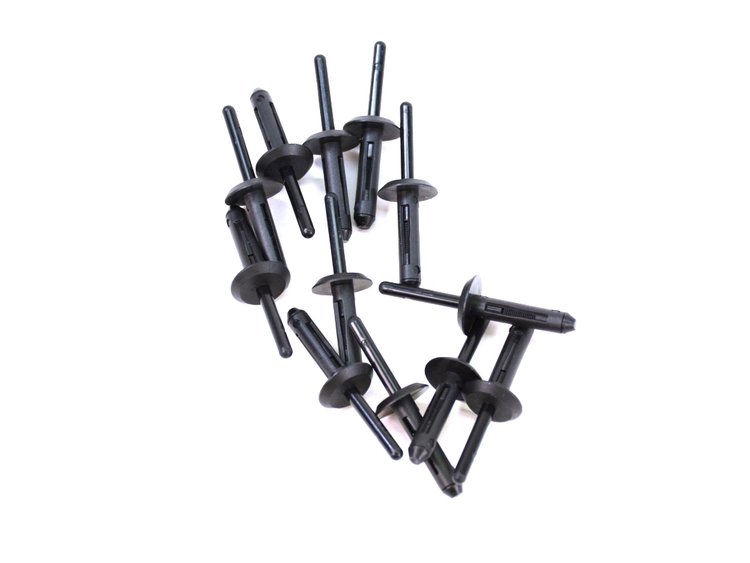CLIP MOLDING