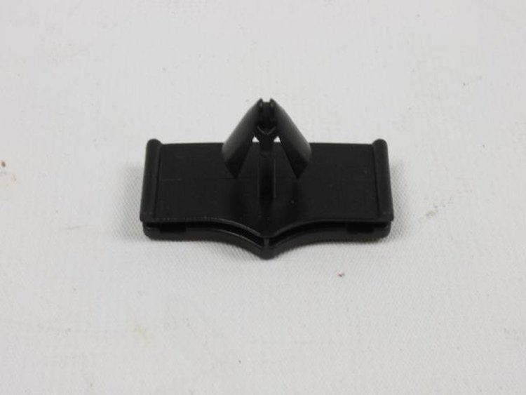 CLIP MOLDING