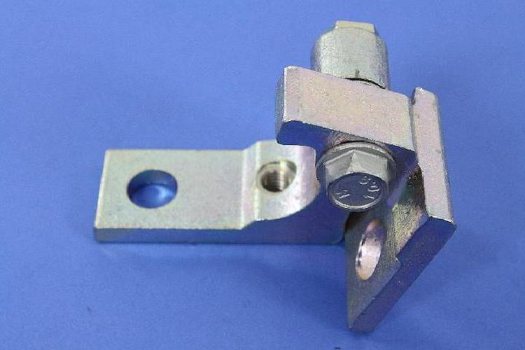 HINGE FRONT DOOR LOWER