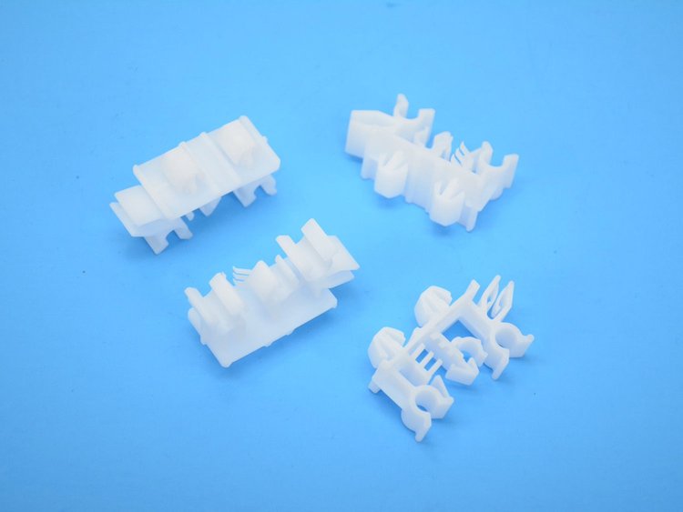 CLIP RETAINING
