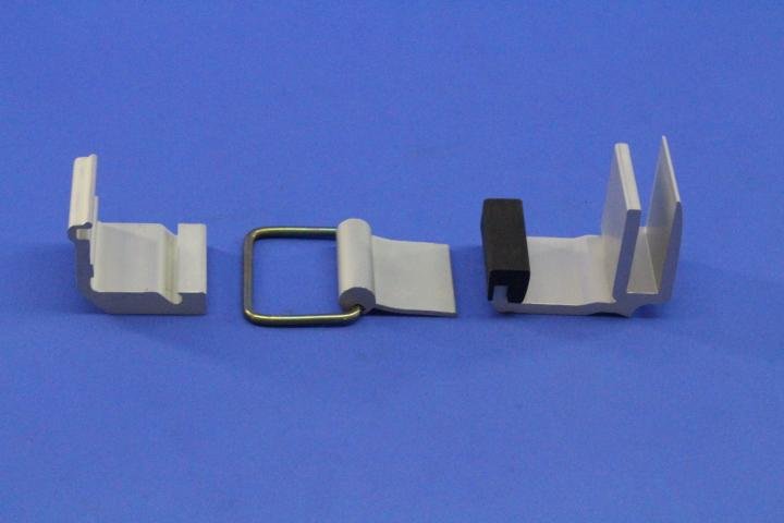 CLAMP TONNEAU