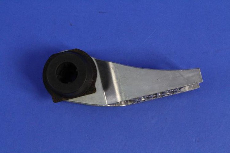 HANGER EXHAUST