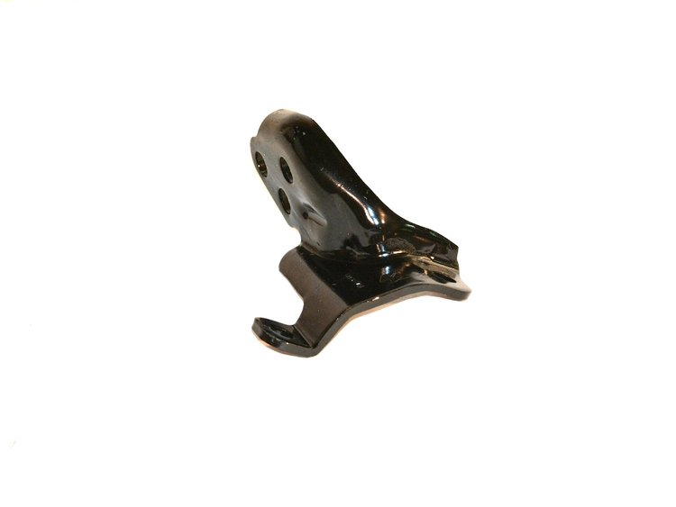 BRACKET ENGINE MOUNT