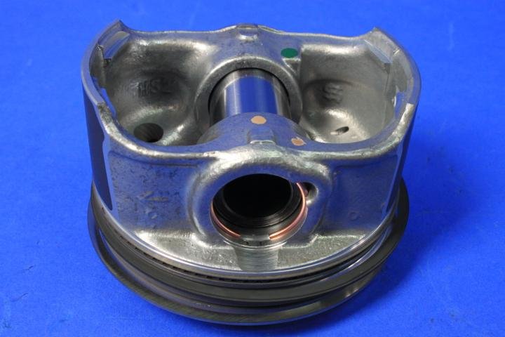 PISTON ENGINE