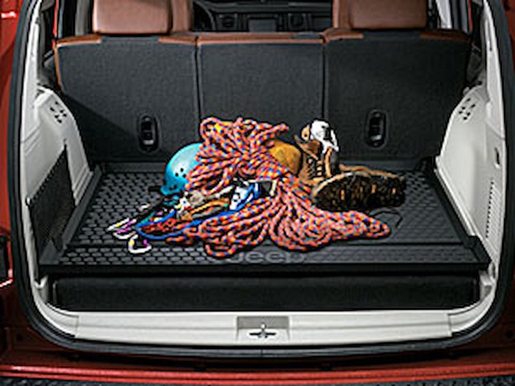 Molded Cargo Area Tray 2006-07 Jeep Commander