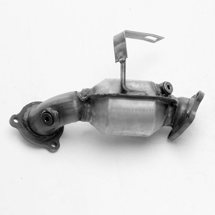 641210 Federal/EPA Catalytic Converter - Direct Fit; 2000-2004 Volvo S40 Front, 2000-2004 Volvo V40 Front