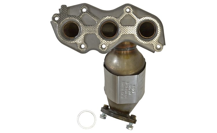 641293 Federal/EPA Catalytic Converter - Direct Fit w/ Integrated Manifold; Fits Select Toyota/Lexus