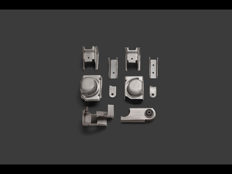 BRACKET AXLE