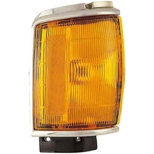 1630672 Turn Signal / Parking Light Assembly; Toyota