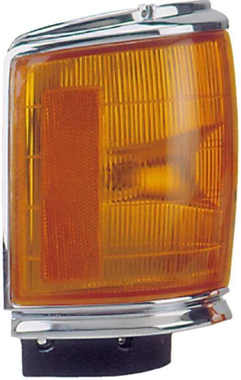 1630677 Turn Signal / Parking Light Assembly; Toyota Pickup 1987-1988