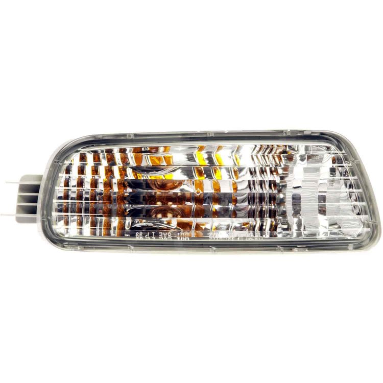 1631060 Turn Signal / Parking Light Assembly; Toyota Tacoma 2001-2004