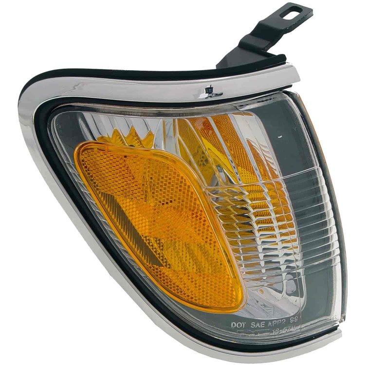1631073 Turn Signal / Parking Light Assembly; Toyota Tacoma 2001-2004