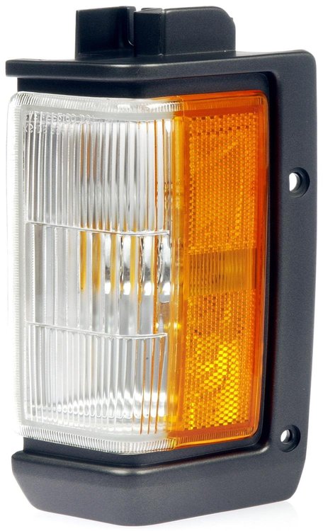 1650602 Side Marker Light Assembly; Nissan