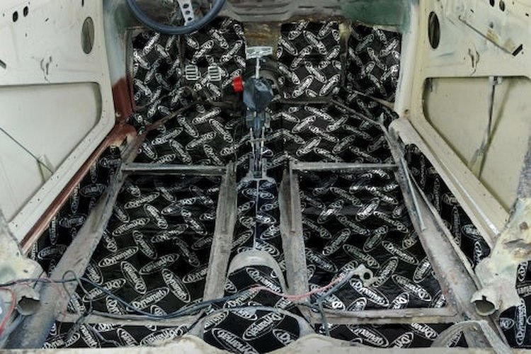 38-03 VW BEETLE CC FLOOR