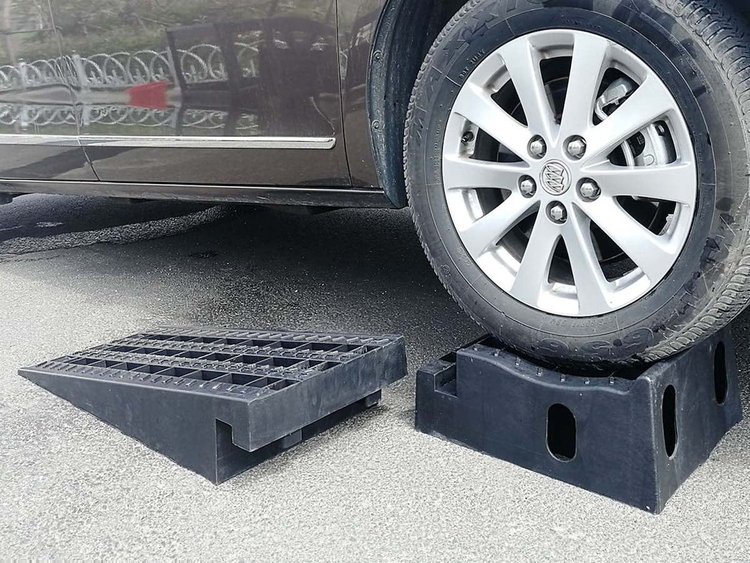 23048 Detachable Car Ramp Set [3.6 Ton Capacity]