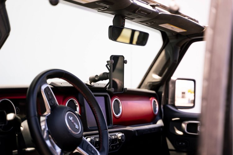 DASH MOUNT