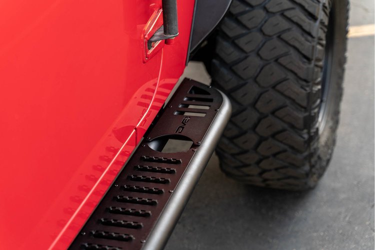 JKU OE PLUS SIDE STEPS