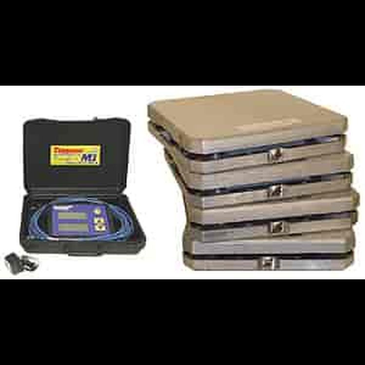 Deluxe Race Scale Includes control box case
