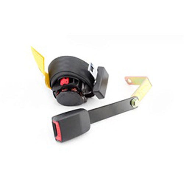 This black 3-point Tri-Lock off road seat belt from Rugged Ridge fits the front left side of 97-02 Jeep Wrangler.
