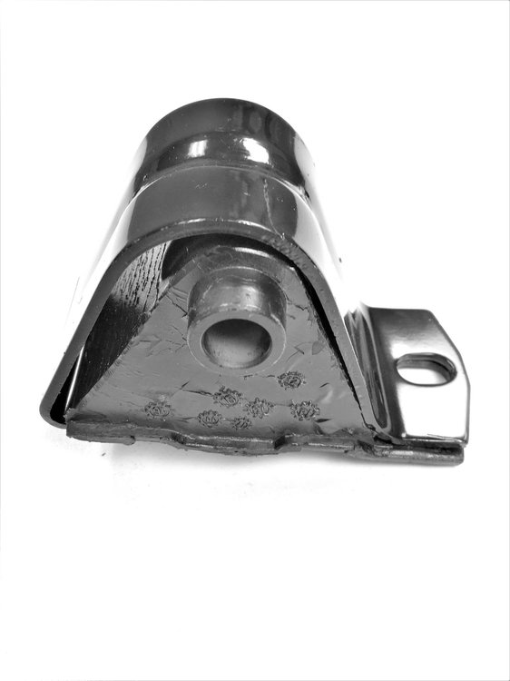 FC-D4117 Driver Side Motor Mount, 2.5L Engine for 1991-2000 Jeep Cherokee, 1991-1992 Jeep Comanche