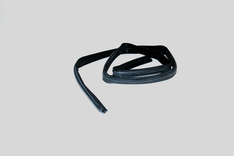 FC-F1007 Complete Glass Run Window Channel, Driver or Passenger Side for 1984-1990 Ford Bronco II, 1983-1992 Ford Ranger