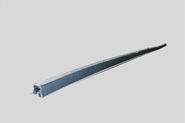 UPPER GLASS RUN CHANNEL