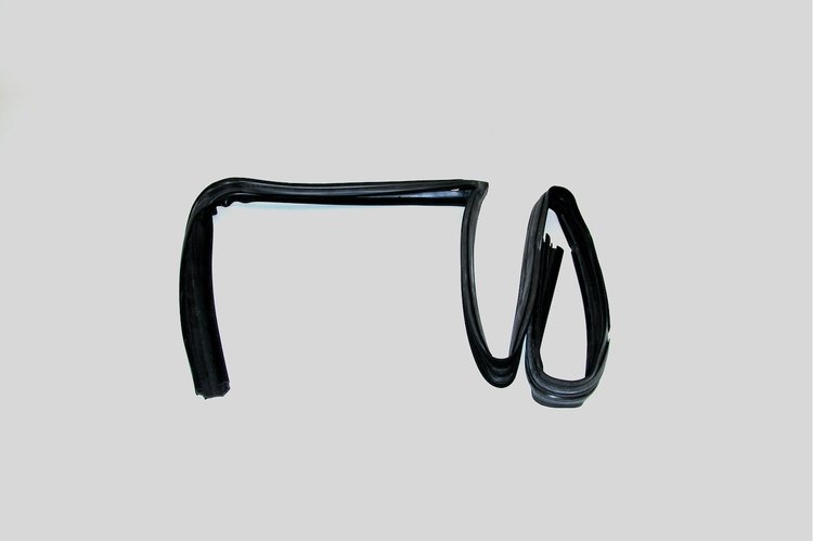 FC-G1015 Complete Glass Run Window Channel, Passenger Side