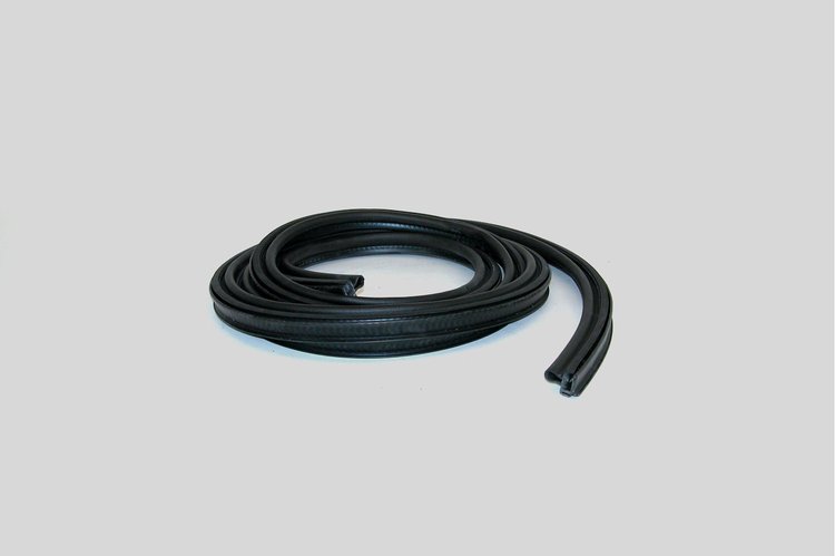 FC-G3091 Door Seal, Rear Driver or Passenger Side for 1995-2004 Chevy Blazer, 1995-2001 GMC Jimmy, 1996-2001 Oldsmobile Bravada