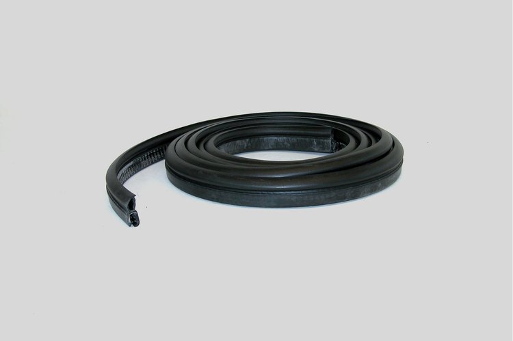 FC-G3098 Liftgate Seal (on opening) for Chevrolet Blazer, GMC Envoy XUV, GMC Envoy XL, GMC Envoy, GMC Jimmy, Oldsmobile Bravada