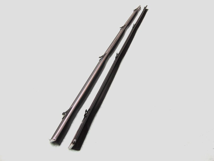 FC-KD2022 Belt Weatherstrip Kit, Outer Driver & Passenger Side for 1966-1971 Jeep Jeepster