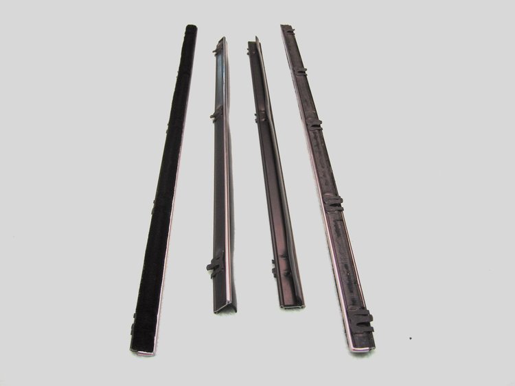 QUARTER WINDOW BELT WEATH