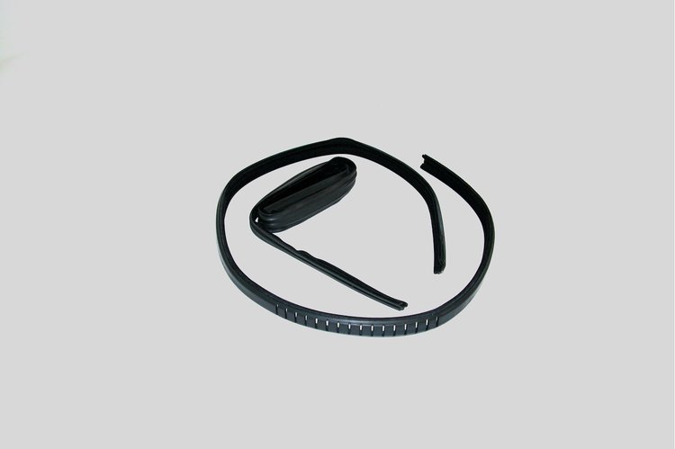 FC-KF1011 Glass Run Kit, Driver or Passenger Side for Ford E-150 Econoline, Ford E-250 Econoline, Ford E-350 Econoline