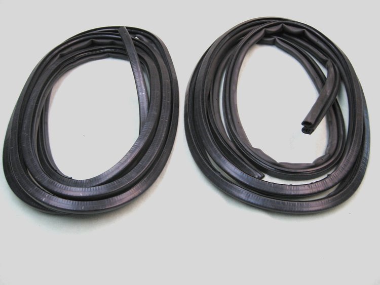 FC-KF3042 Door Seal Kit, on Body Driver & Passenger Side for 1998-2003 Ford Ranger, 1998-2001 Ford F-100 Ranger