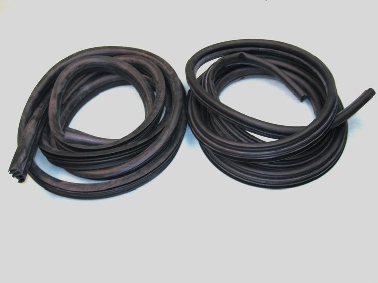 FC-KF3044 Door Seal Kit, Front on Body Driver & Passenger Side