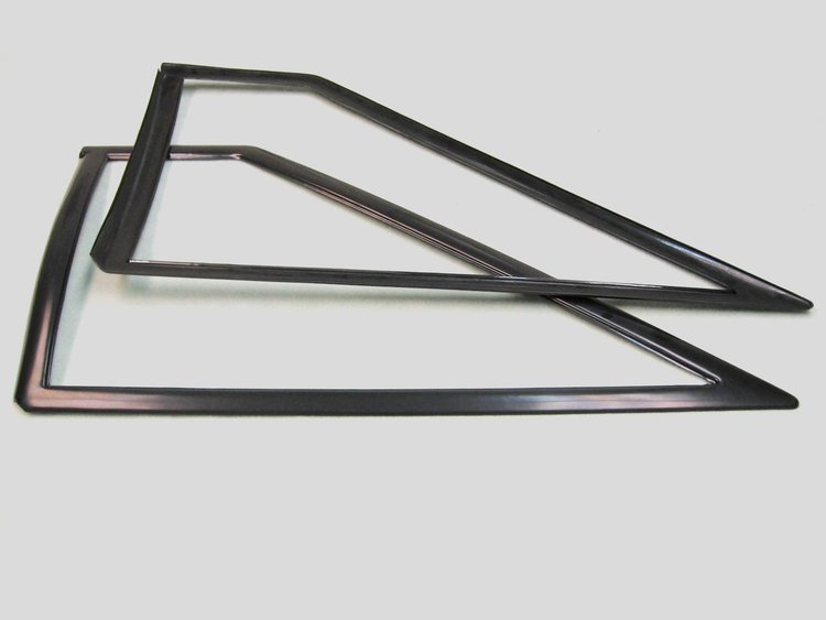 Quarter Window Molding Kit 1987-1993 Ford Mustang Hatchback