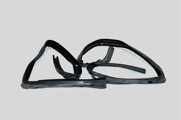 Glass Run Window Channel Kit 1982-1993 Chevy S-10, GMC S-15 & 1983-1994 Chevy Blazer, GMC Jimmy