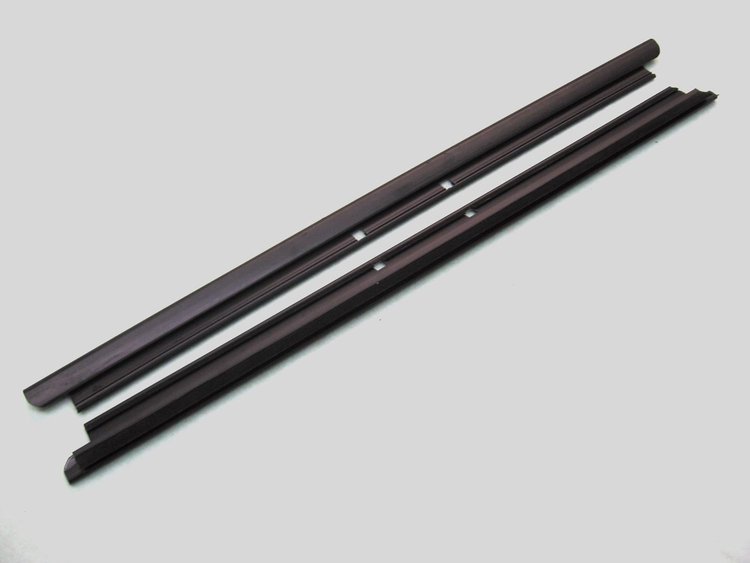 FC-KG2093 Belt Weatherstrip Kit, Rear Outer Driver & Passenger Side