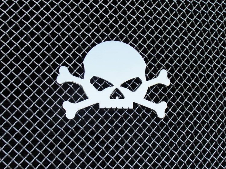 X-Metal Series Man-O-War Skull Grille Badge