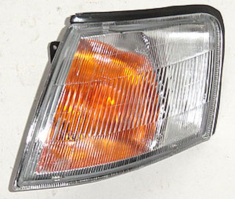 LH PARK/SIG LAMP INFINITI G20 99-02