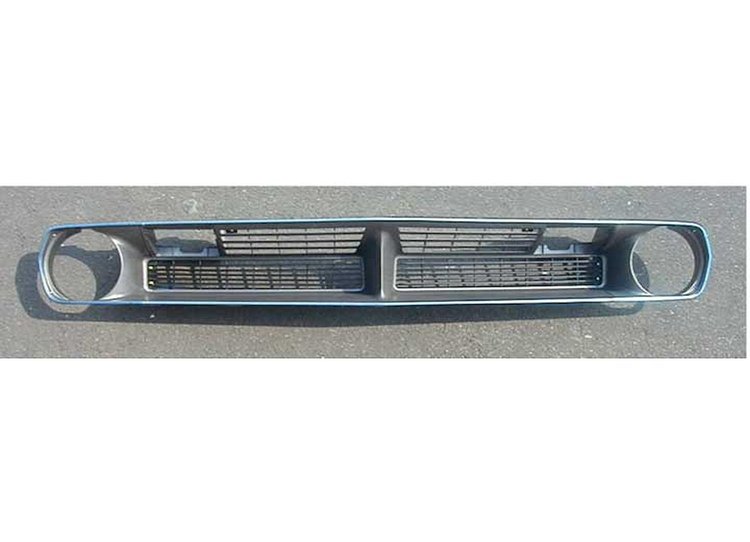 Grille to Headlamp Bezel Set 1970