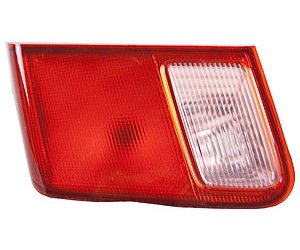 RH T.L. COMBINATION TYPE MNTD ON LUGGAGE LID CIVIC SDN 01-02
