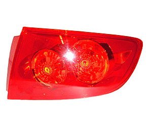 RH T.L. ASSY COMBINATION TYPE W/ STD TYPE BUMPER MAZDA3 SDN 04-06